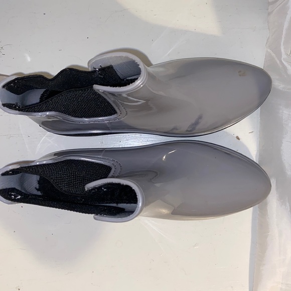 Boots - Picture 3 of 6